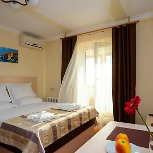 Aparthotel On Klinichna St. Ukraine